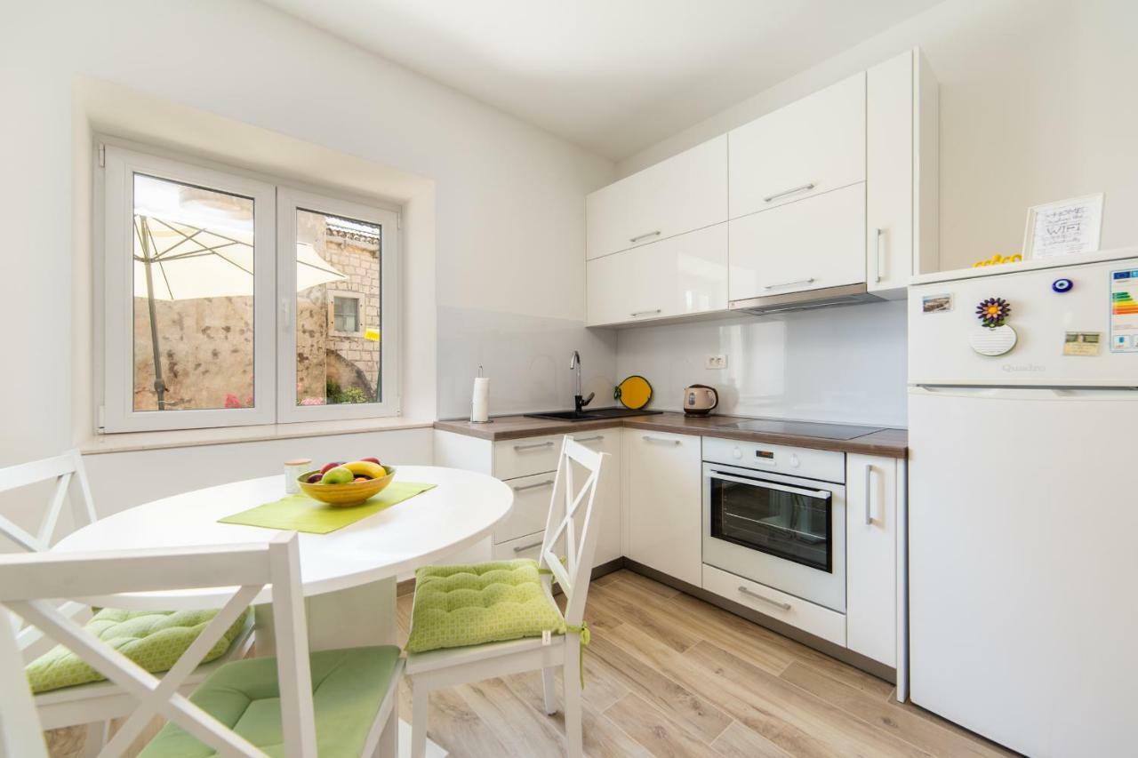 Apartmani Ujdur Gradac  Eksteriør bilde