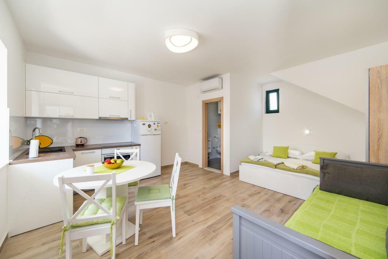 Apartmani Ujdur Gradac  Eksteriør bilde